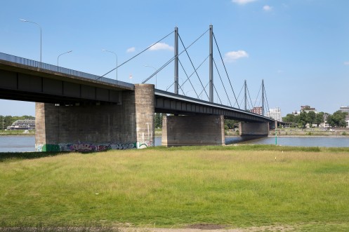 Brücke über den Rhein