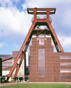 Förderturm und Zechengebäude des Welterbes Zollverein