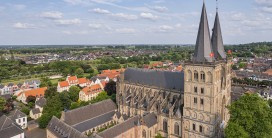 Blick aus der H&ouml;he auf den Dom und die Stadt