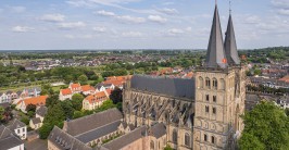 Blick aus der H&ouml;he auf den Dom und die Stadt