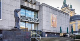 Au&szlig;enansicht eines Geb&auml;udes