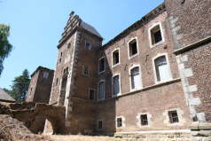 Backsteinhaus ohne Fenster