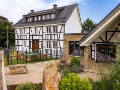 Fachwerkhaus mit Anbau